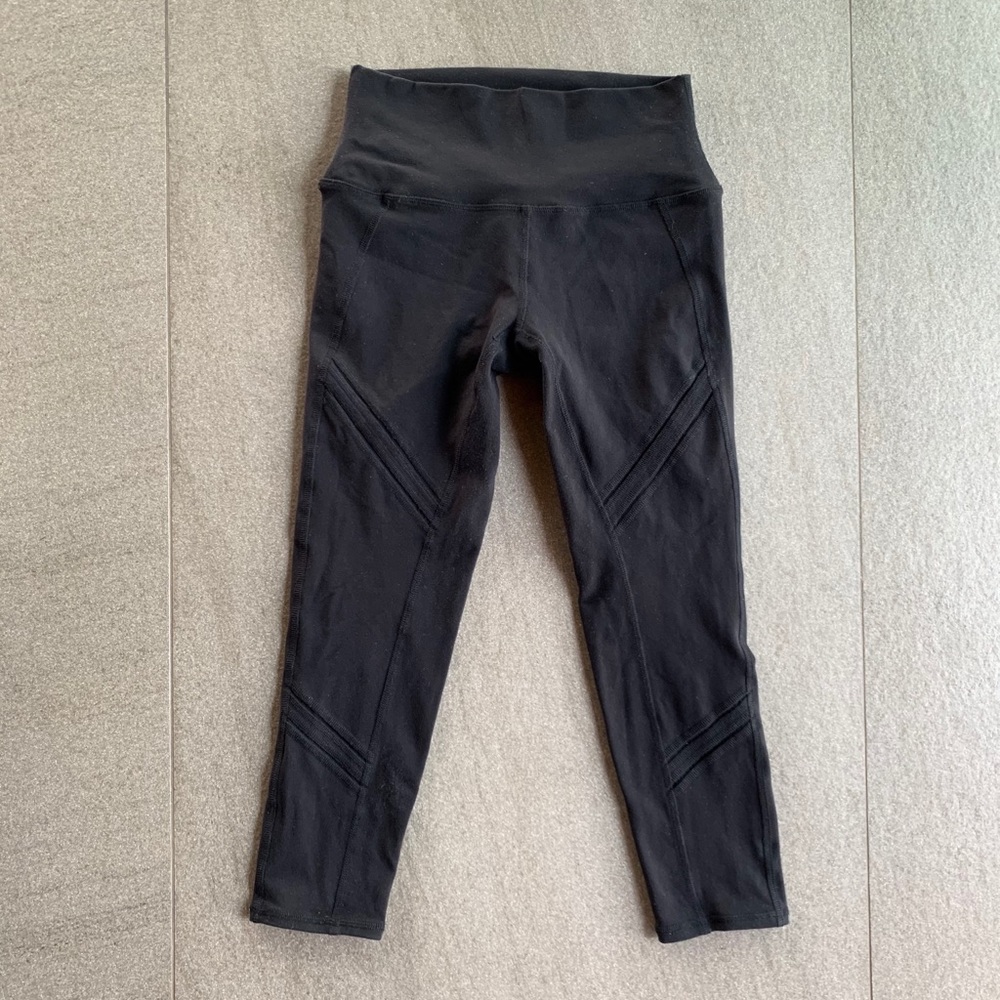 NWOT ALO Yoga Capri Leggings